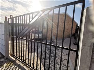 2 Bed House in Macassar
