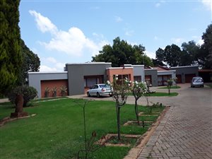 9888 m² Farm in Ardenwold