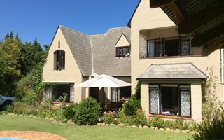 4 Bedroom House in Somerset West Central