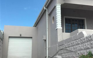 4 Bedroom House in Kensington