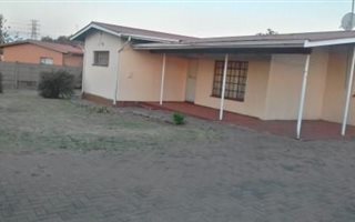 3 Bedroom House in Vanderbijlpark CW4