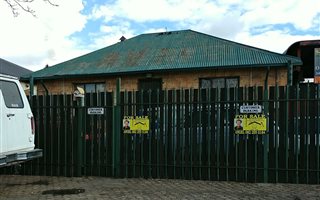 1 Bedroom House in Roodepoort North