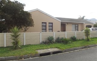 3.5 Bedroom House in Onverwacht