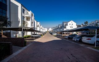 2 Bedroom Townhouse in Oakdene