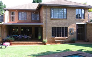 5 Bedroom Duet in Eldoraigne
