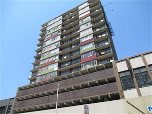 1.5 Bed Apartment in Point Waterfront