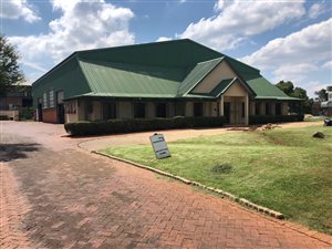 878 m² Industrial space in Gateway Industrial Park