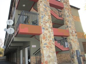 2 Bedroom Flat in Rustenburg Central