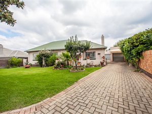 5 Bed House in Franklin Roosevelt Park