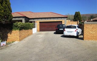 3 Bedroom Townhouse in Pinehaven