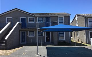 2 Bedroom Flat in Oakglen