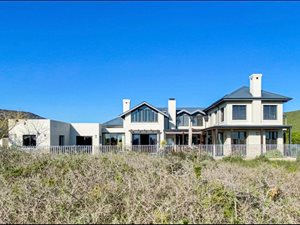 3 Bed House in Atlantic Beach Golf Estate