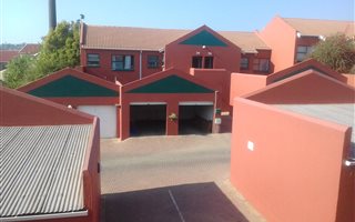 2 Bedroom Townhouse in Vorna Valley