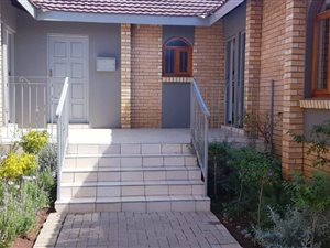 1 Bed Apartment in Montana Park