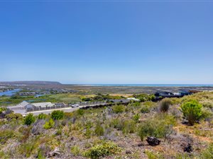 4776 m² Land available in Crofters Valley