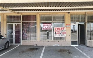 555 m² Commercial space in Hamilton