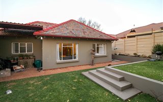 2 Bedroom Garden Cottage in Risidale