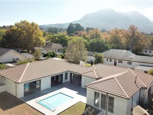 4 Bed House in Golden Acre