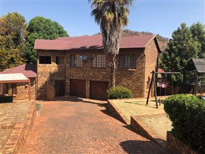 4 Bed House in Alan Manor