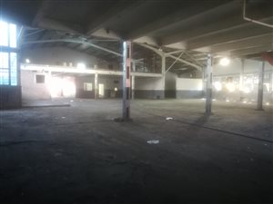 680 m² Industrial space in Jacobs