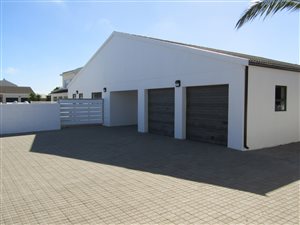 3 Bed House in Langebaan