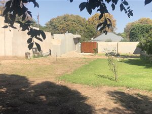 685 m² Land available in Parktown North