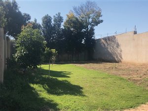 685 m² Land available in Parktown North