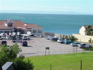 780 m² Land available in St Francis Bay