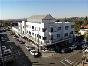 355 m² Retail Space in Melville