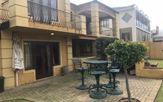 6 Bedroom House in Kleinbron Park