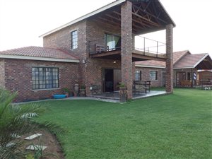 3 Bedroom House in Mooilande