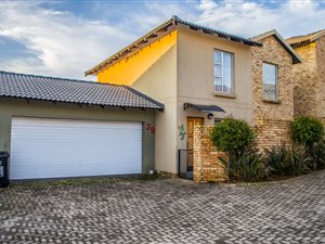 3 Bed House in Honeydew Manor
