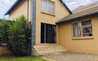 3 Bedroom Cluster in Illiondale