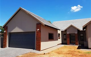3 Bedroom House in Melodie