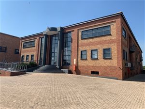 1600 m² Office Space in Witbank Central