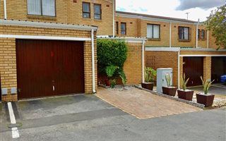 3 Bedroom Duplex in Stellenberg