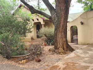 5 Bed House in Lourenspark
