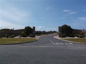 600 m² Land available in Klipfonteyn
