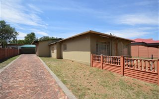 5 Bedroom House in Vanderbijlpark CW5