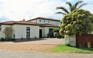 3 Bedroom House in St Francis Bay