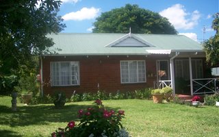 3 Bedroom Simplex in Lincoln Meade