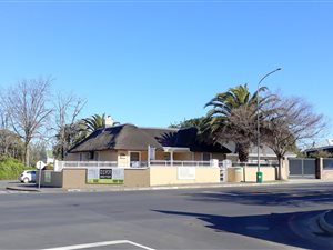 185 m² Commercial space in Somerset West Central