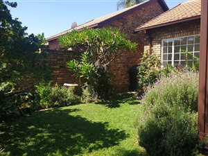 2 Bed Simplex in Monument Park