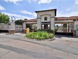 2 Bed Apartment in Paulshof