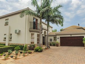 5 Bed House in Highveld