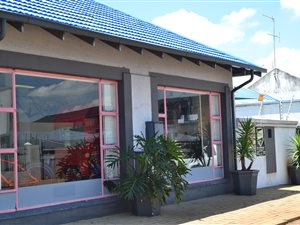 448 m² Commercial space in Edendale