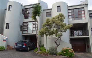 3 Bedroom House in Old Place