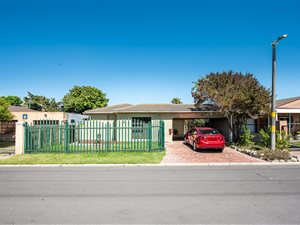 3 Bed House in Highbury