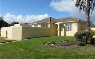 2 Bedroom House in Sunningdale