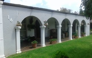 6 Bedroom House in Hennenman